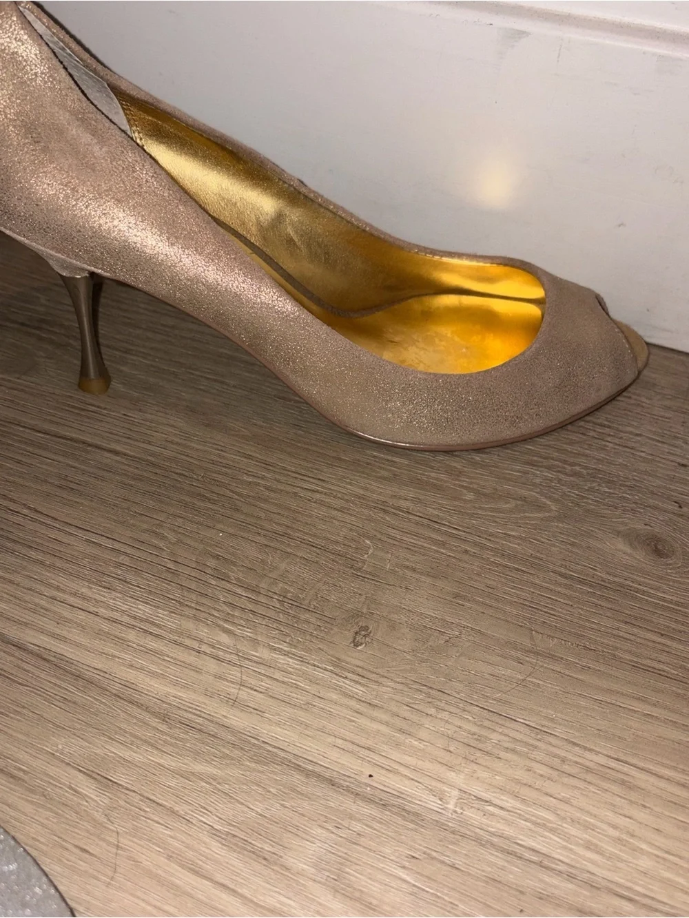 ALDO Szoka Gold Metallic  Peep Toe Pumps size 37